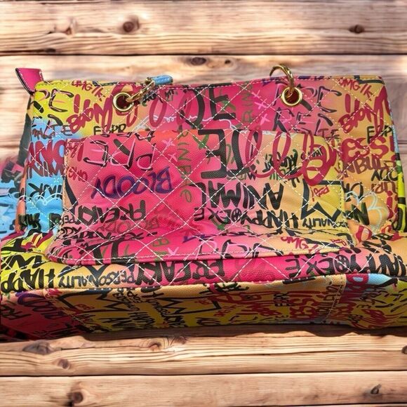 Caleesa Los Angeles Graffiti Print Neon Quilted Shoulder Bag - Picture 2 of 5